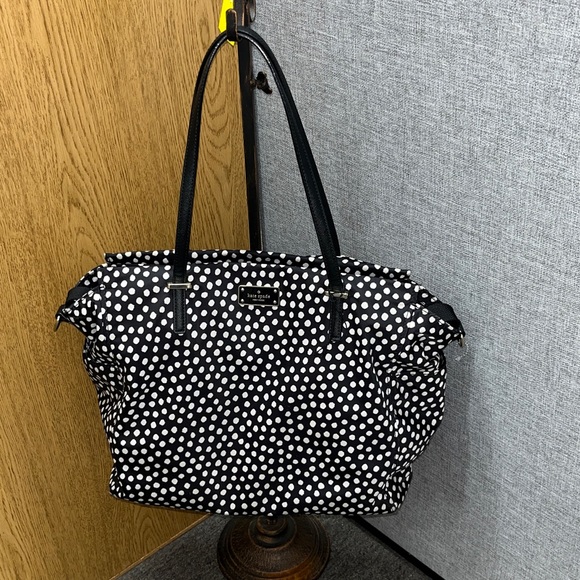 kate spade Handbags - KATE SPADE Polka Dot Diaper Bag w Changing pad lots of  POCKETS EXCELLENT